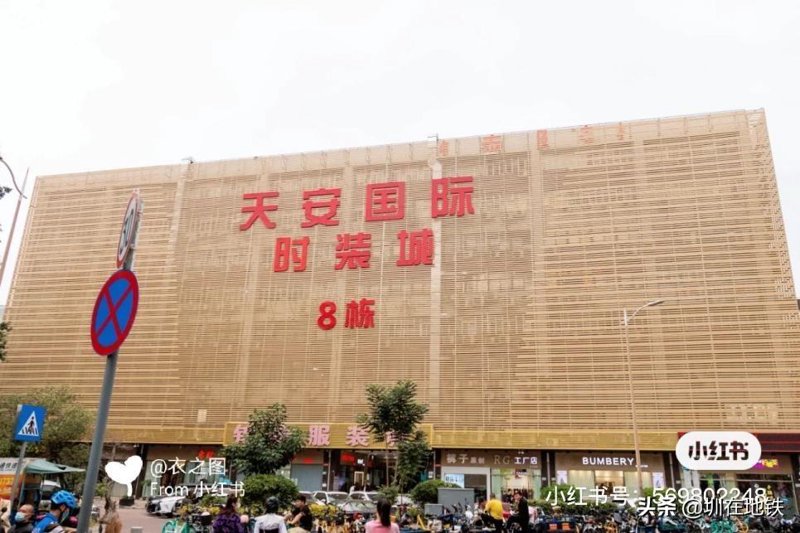 在服装批发市场选择连衣裙时，如何挑选质量上乘且款式新颖的商品？让我们一起探索这个过程。